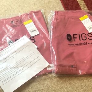 New and unopened FIGS. Quartz colored size small.